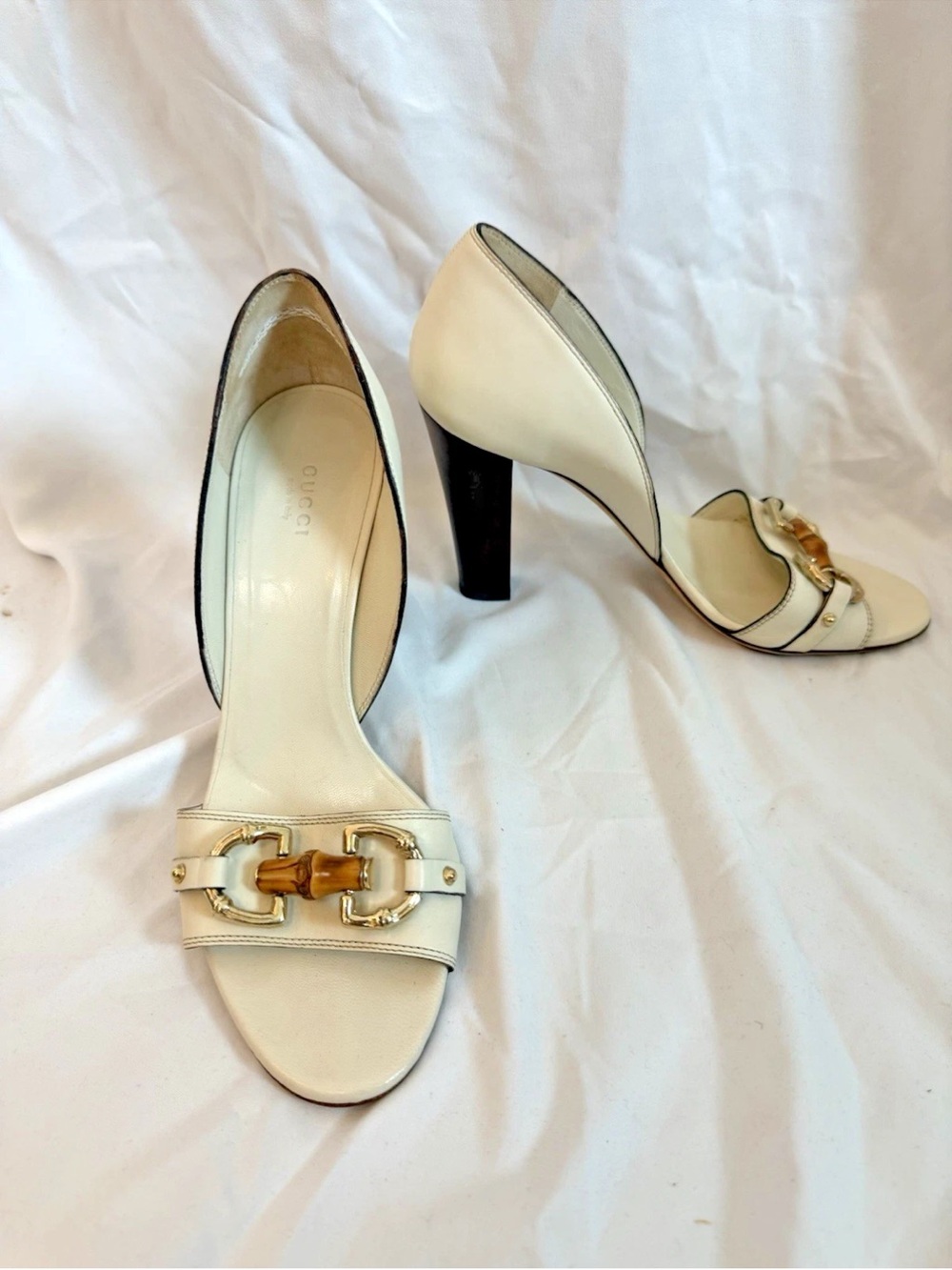 GUCCI White Bamboo Horse Bit Buckle Heels - Size 9  B